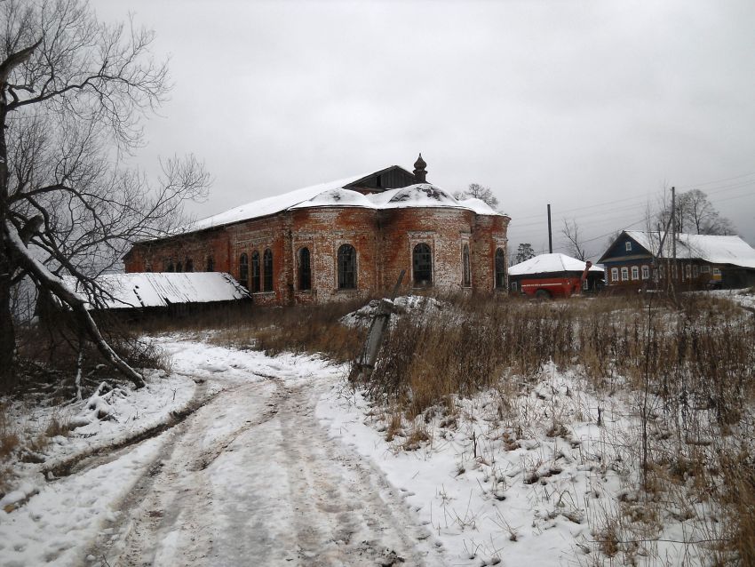 Шешурга. Церковь Флора и Лавра. фасады