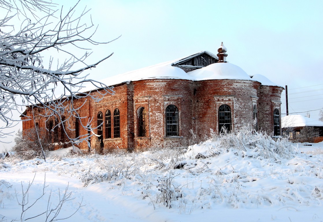 Шешурга. Церковь Флора и Лавра. фасады