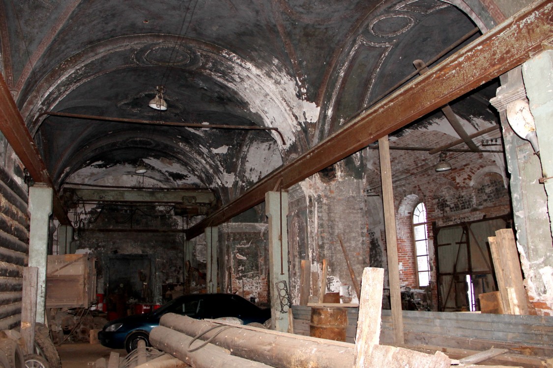 Церковь Флора и Лавра, Шешурга (Тужинский район, Кировская область). интерьер и убранство, Вид в сторону входа в колокольню.