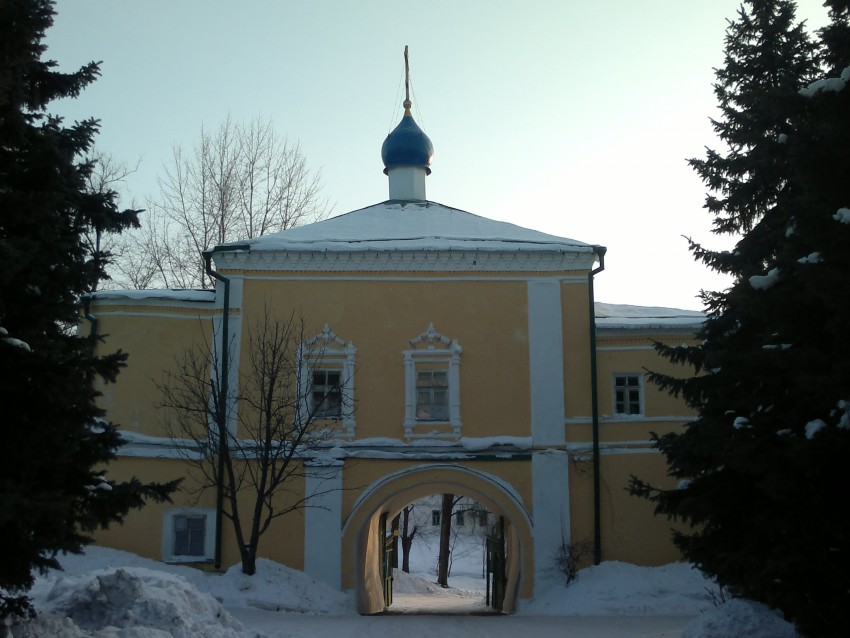 Приволжский район. Новоиерусалимское архиерейское подворье. Церковь Иверской иконы Божией Матери. фасады