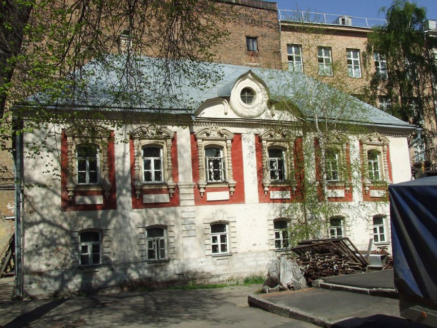 Богоявленский мужской монастырь, Тверской (Центральный административный округ (ЦАО), г. Москва). дополнительная информация, Игуменский корпус (XVIII-XIX вв.)