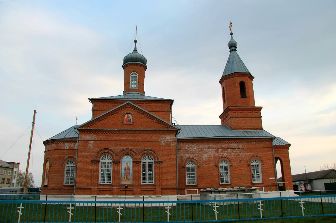 Церковь Димитрия Солунского (новая), Платава (Репьёвский район, Воронежская область). фасады
