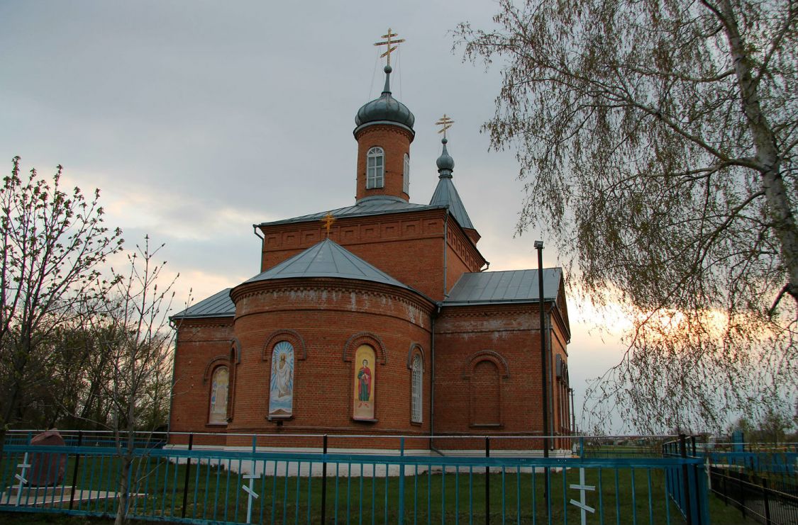 Церковь Димитрия Солунского (новая), Платава (Репьёвский район, Воронежская область). фасады