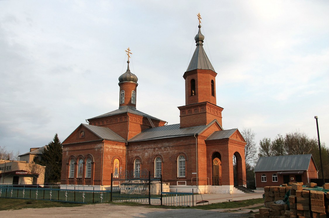 Церковь Димитрия Солунского (новая), Платава (Репьёвский район, Воронежская область). фасады