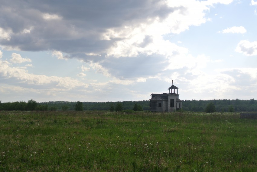 Церковь Илии Пророка, Нюнежская (Шенкурский район, Архангельская область). общий вид в ландшафте