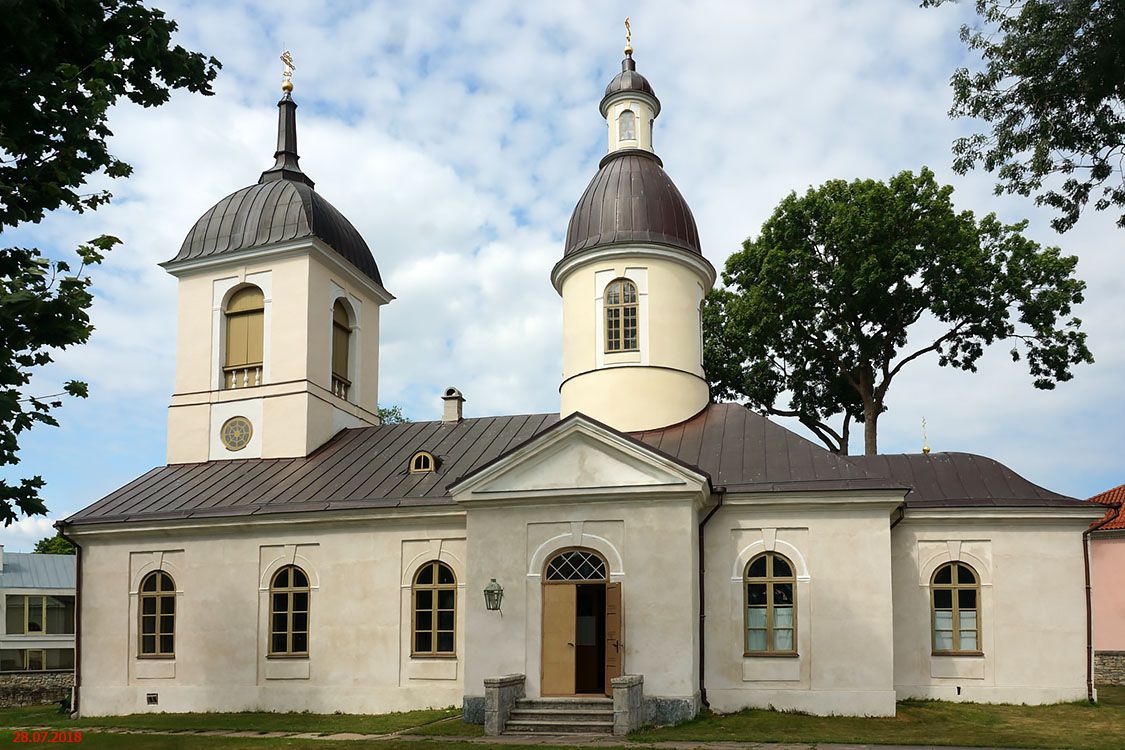 Курессааре. Церковь Николая Чудотворца. фасады