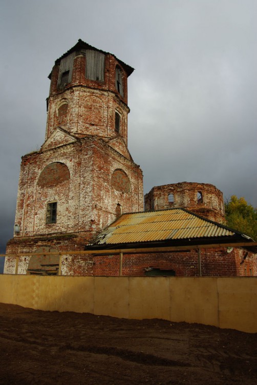 Красная Горка. Красногорский Богородицкий монастырь. Церковь Грузинской иконы Божией Матери. фасады