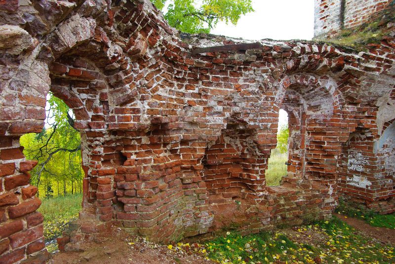 Красная Горка. Красногорский Богородицкий монастырь. Церковь Грузинской иконы Божией Матери. интерьер и убранство, Внутреннее состояние алтарной части церкви Грузинской иконы Богоматери 