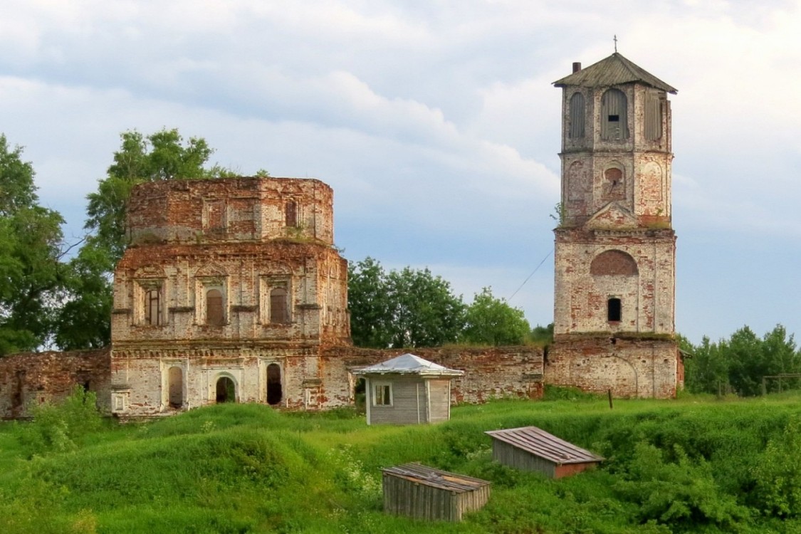 Красная Горка. Красногорский Богородицкий монастырь. Церковь Грузинской иконы Божией Матери. фасады