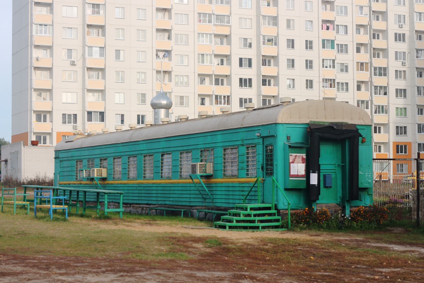 Церковь Тихона Задонского, Воронеж (Воронеж, город, Воронежская область). дополнительная информация, вагончик в котором раньше проводилась служба