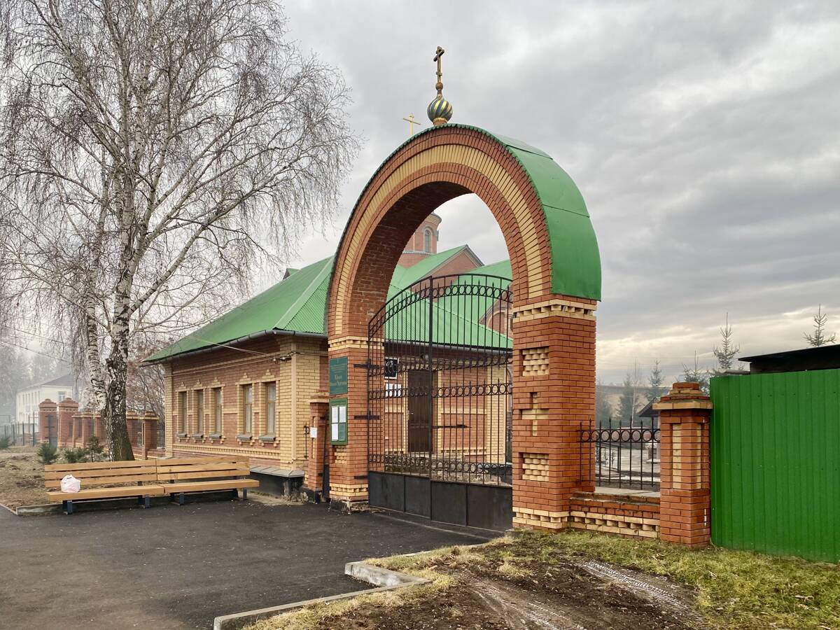 Церковь Николая Чудотворца, Агинское (Саянский район, Красноярский край). дополнительная информация, Входная группа