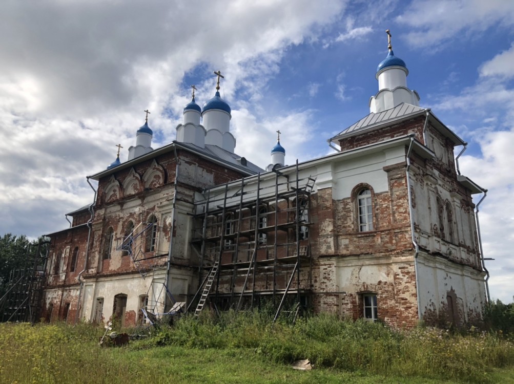 Умиленье. Авраамиев Новозаозерский Успенский мужской монастырь. общий вид в ландшафте