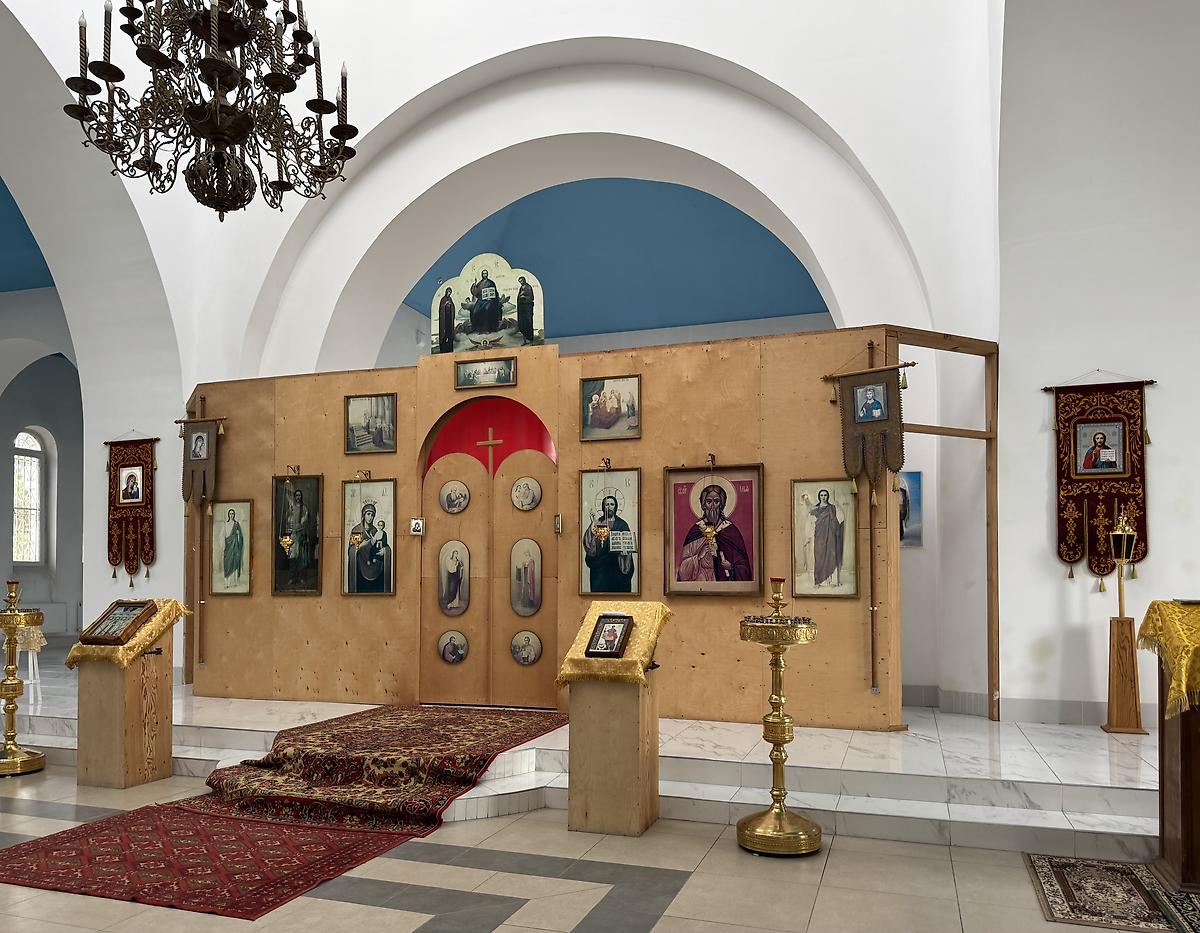 Иконостас, интерьер и убранство. Церковь Илии Пророка, Дондуковская (Гиагинский район, Республика Адыгея)