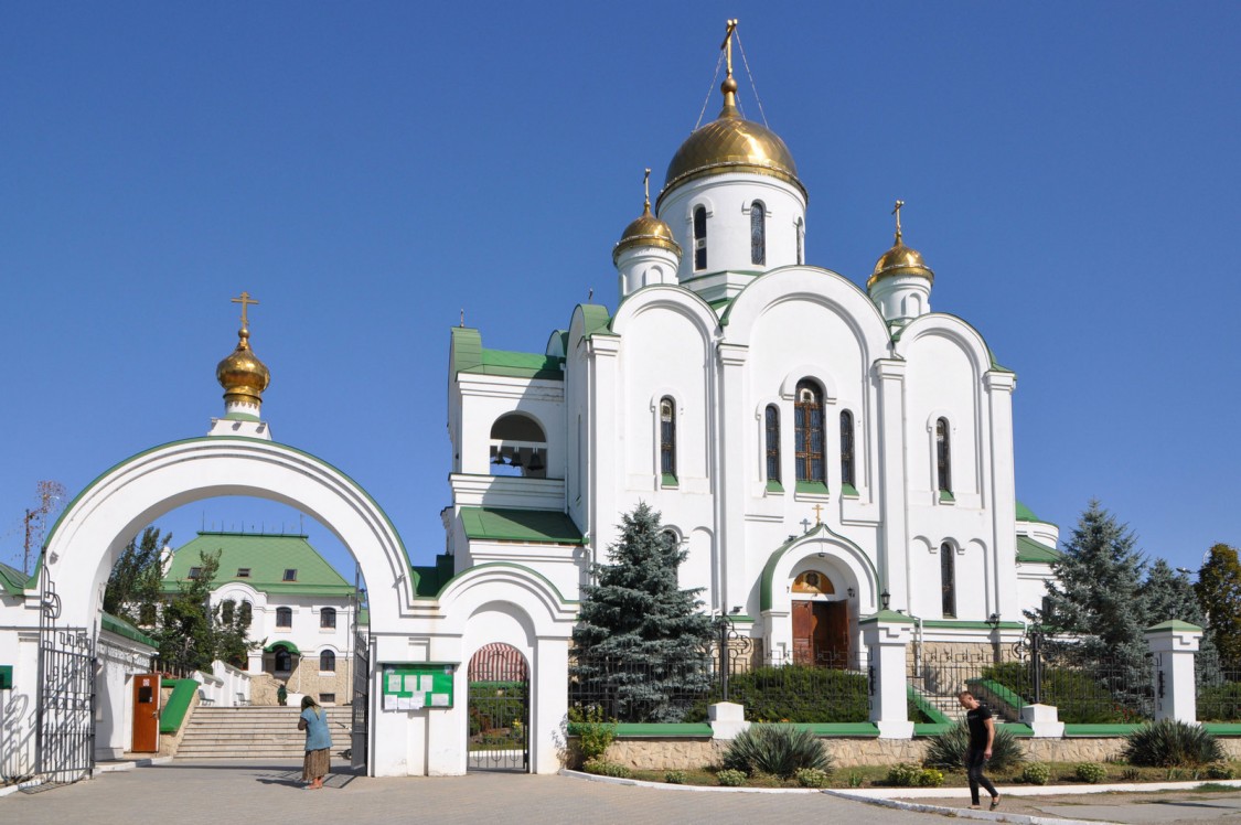 Тирасполь. Кафедральный собор Рождества Христова. фасады