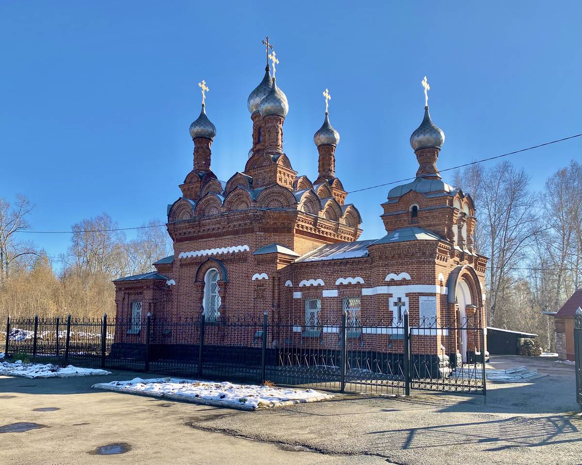 Скверный фасад, фасады. Церковь Андрея Критского, Тайга (Тайга, город, Кемеровская область)