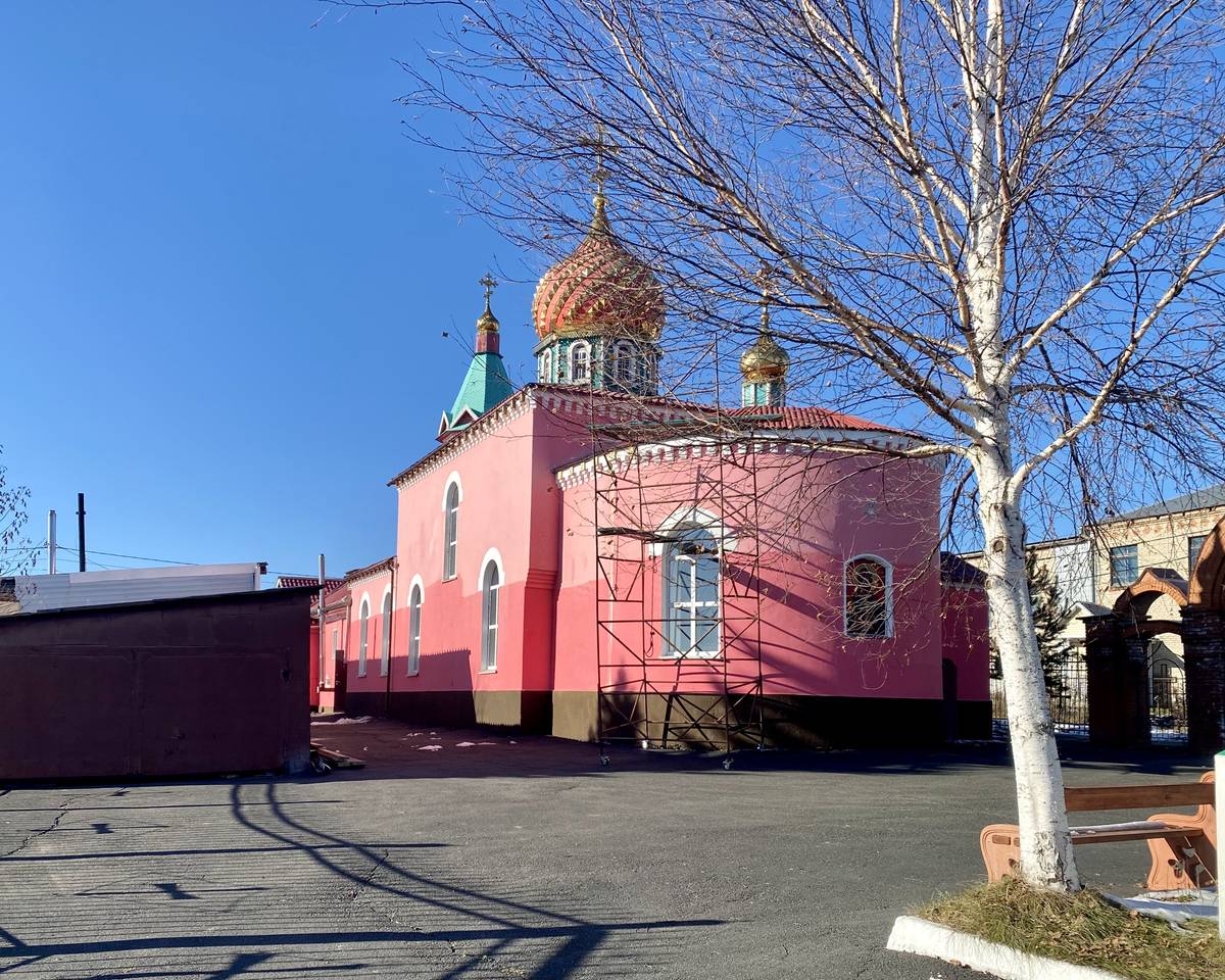 Вид с востока, фасады. Церковь Илии Пророка (новая), Тайга (Тайга, город, Кемеровская область)