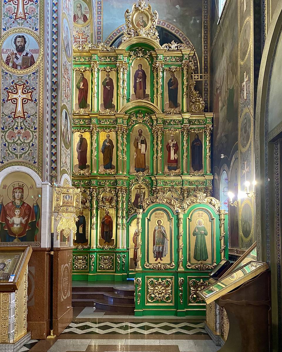 Южная часть храма, интерьер и убранство. Церковь Троицы Живоначальной, Осинники (Осинники, город, Кемеровская область)