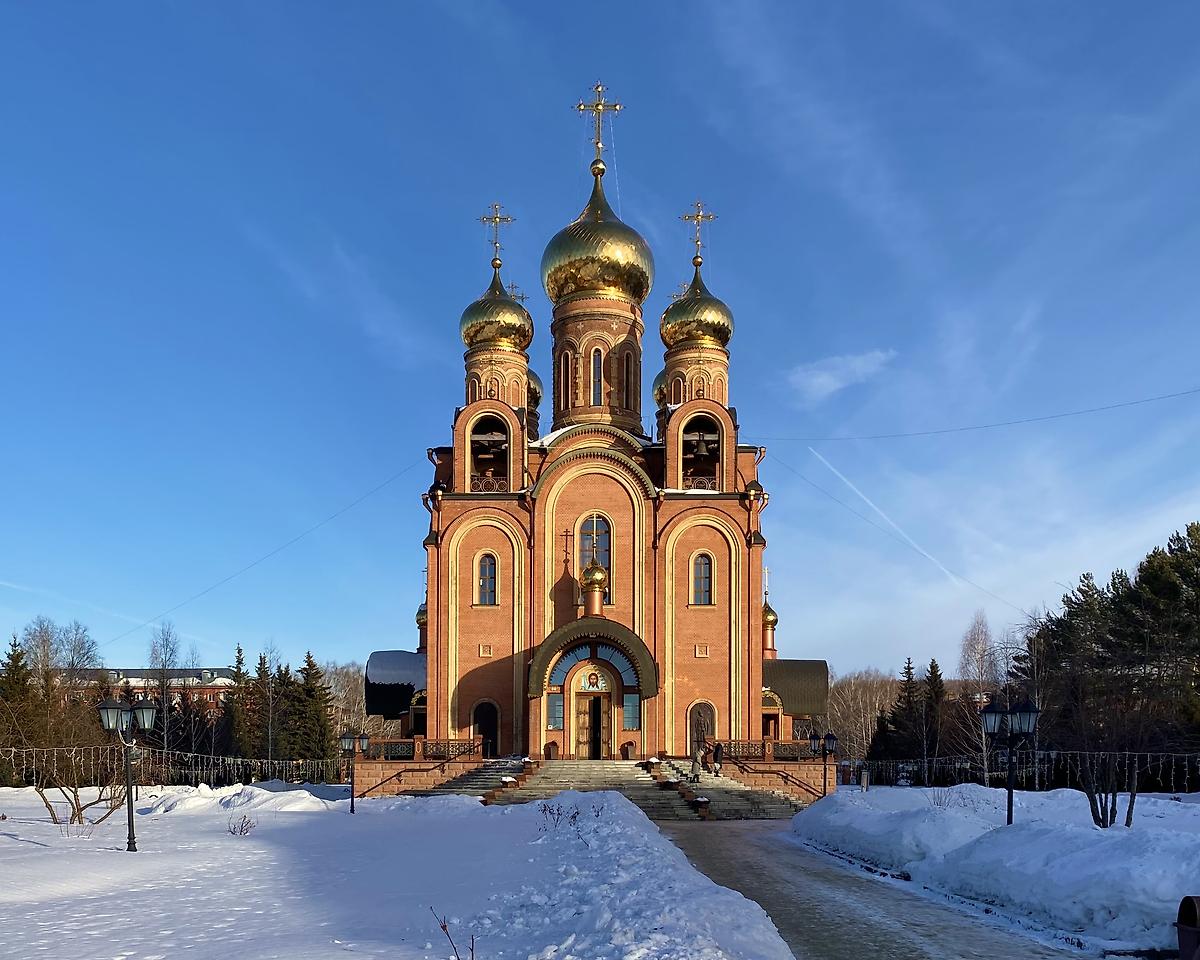 Западный фасад, фасады. Церковь Троицы Живоначальной, Осинники (Осинники, город, Кемеровская область)