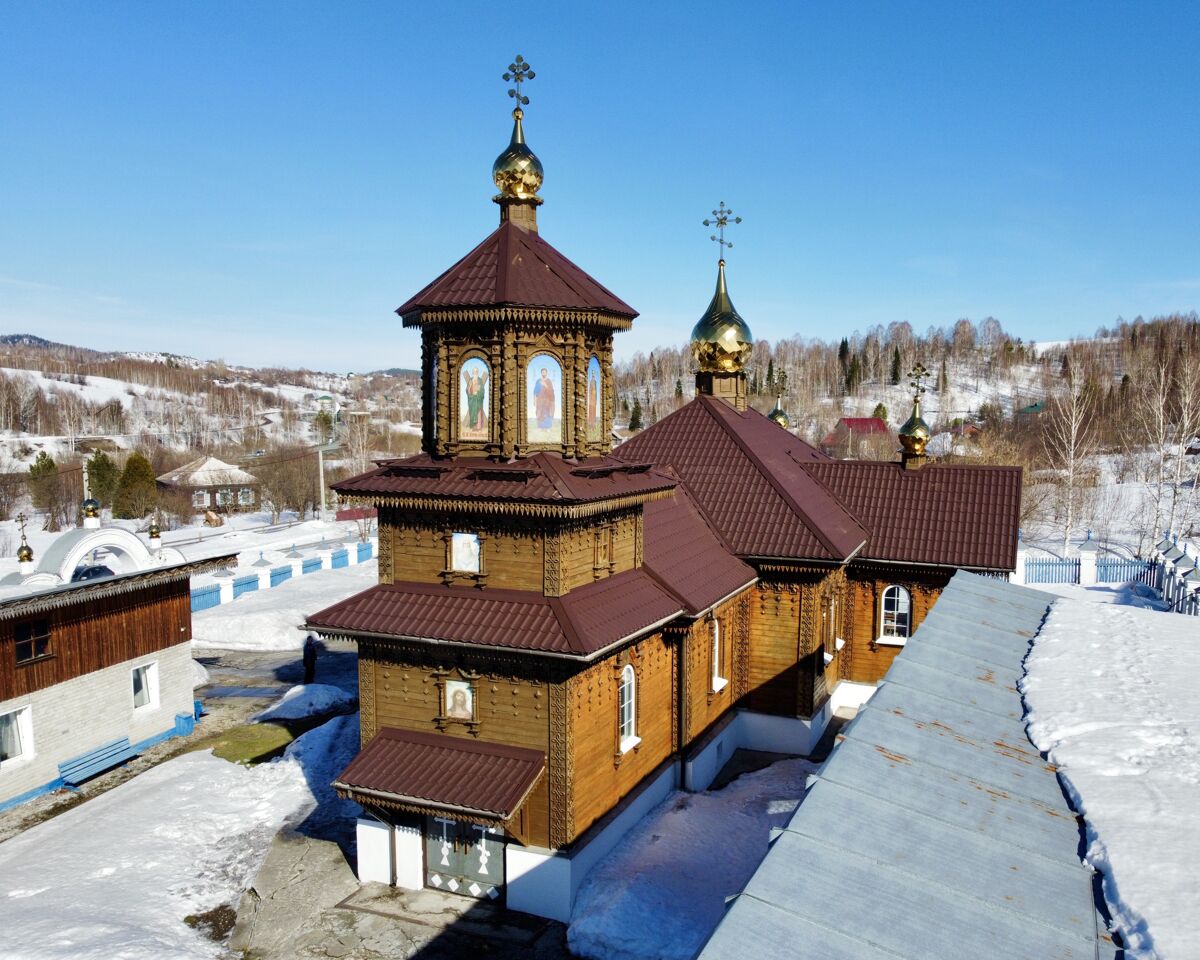 Церковь Троицы Живоначальной, Темиртау (Таштагольский район, Кемеровская область). фасады, Вид с ЮЗ