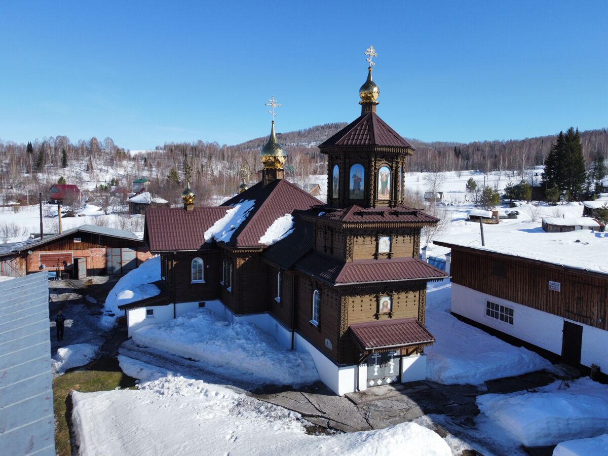 Церковь Троицы Живоначальной, Темиртау (Таштагольский район, Кемеровская область). фасады, Вид с СЗ