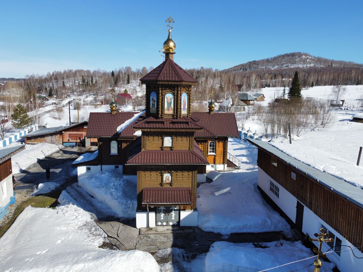 Церковь Троицы Живоначальной, Темиртау (Таштагольский район, Кемеровская область). фасады, Вид с запада 