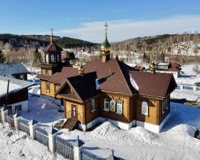 Темиртау. Церковь Троицы Живоначальной
