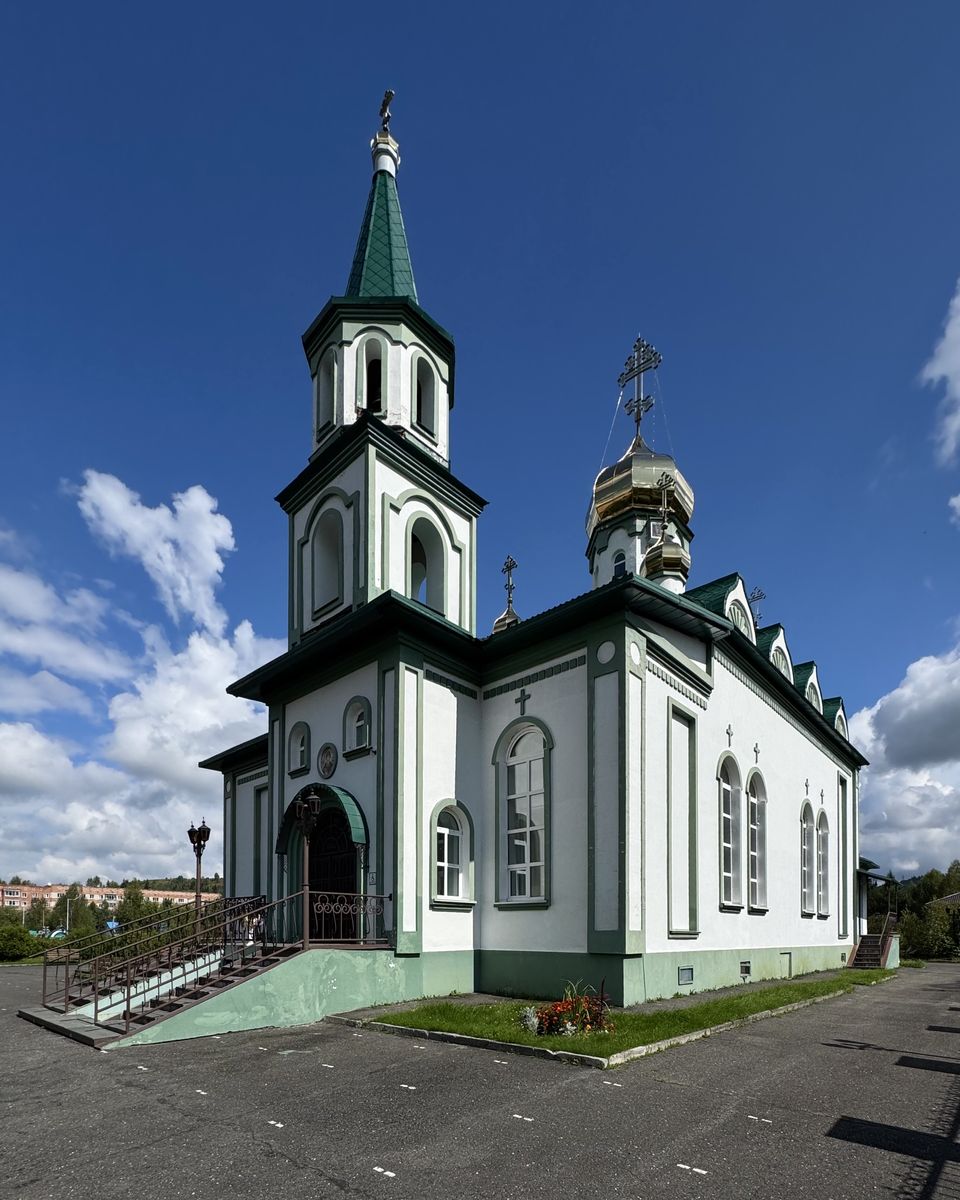 Церковь Георгия Победоносца, Таштагол (Таштагольский район, Кемеровская область). фасады, Вид с юго-запада