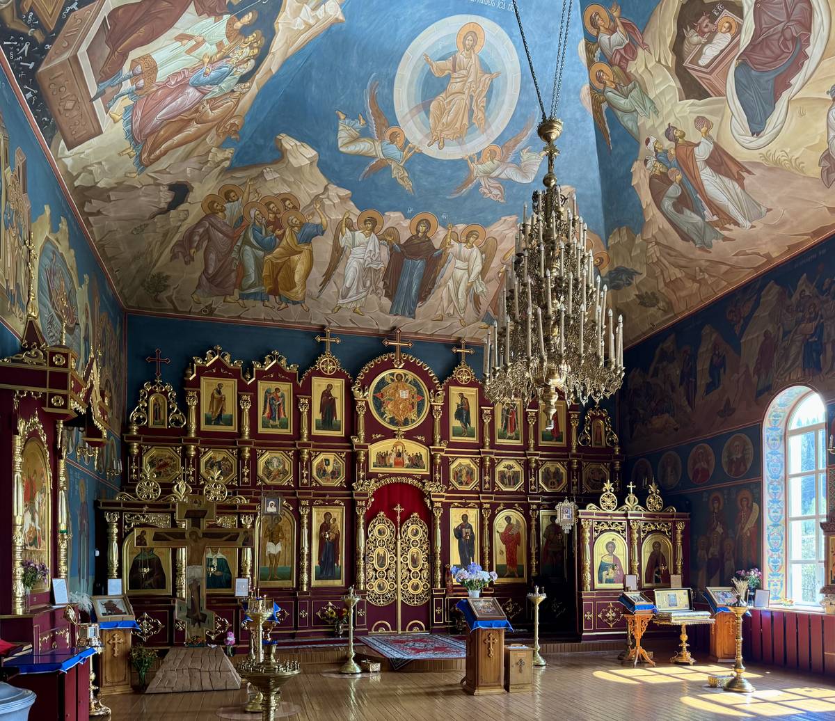 Церковь Георгия Победоносца, Таштагол (Таштагольский район, Кемеровская область). интерьер и убранство, Интерьер