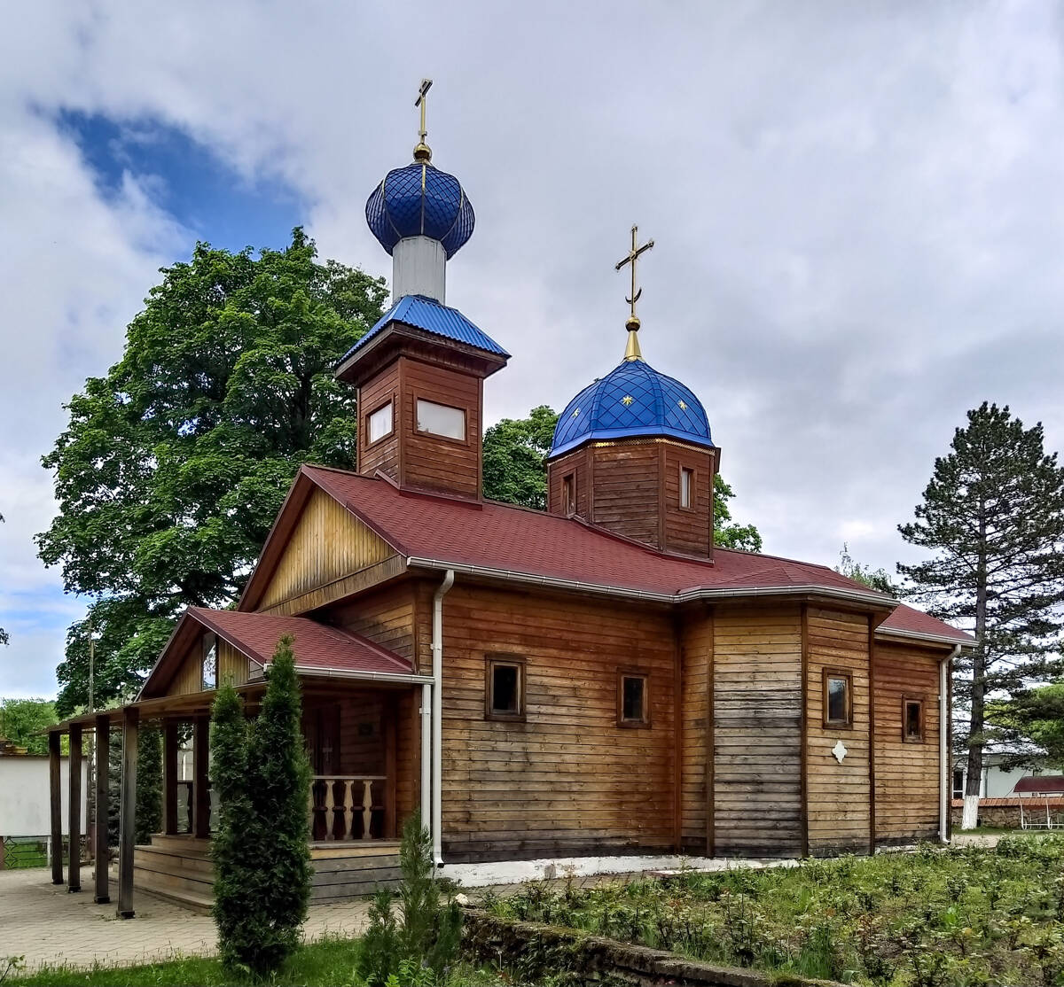 Михаило-Афонская Закубанская пустынь. Церковь Успения Пресвятой Богородицы, Победа (Майкопский район, Республика Адыгея). фасады