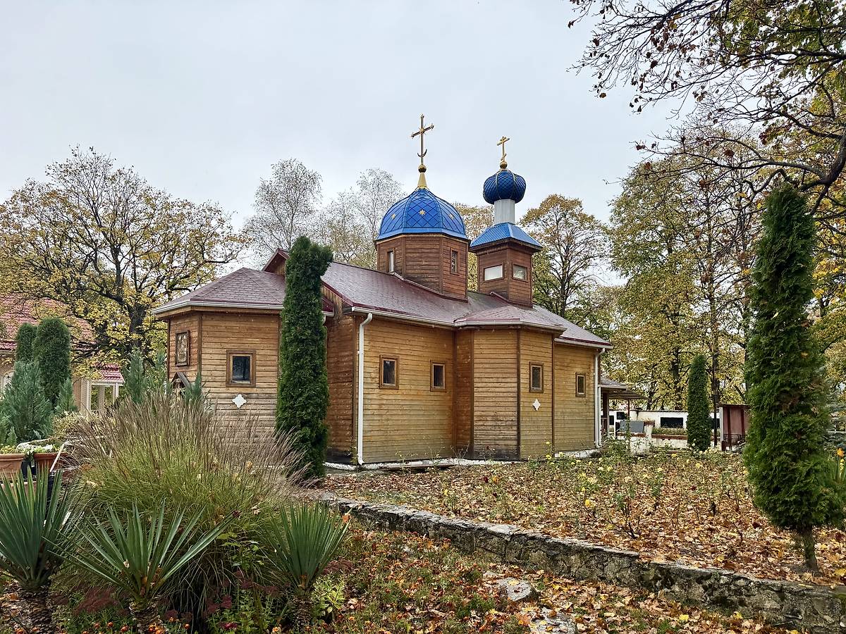Вид с северо-востока, фасады. Михаило-Афонская Закубанская пустынь. Церковь Успения Пресвятой Богородицы, Победа (Майкопский район, Республика Адыгея)