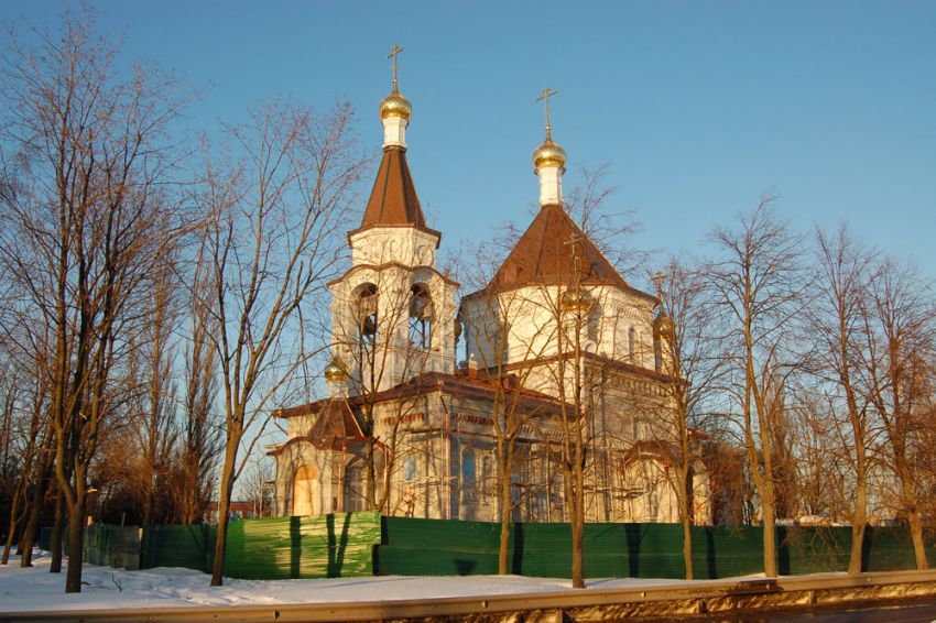 Церковь Преображения Господня, Ленина им., посёлок совхоза (Ленинский городской округ, Московская область). общий вид в ландшафте