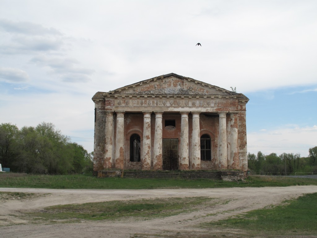 Ключи (Мордовский Ключ). Церковь Покрова Пресвятой Богородицы (старая). общий вид в ландшафте