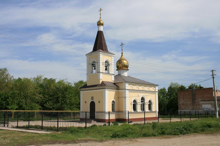 Терса. Церковь (новая) Богоявления Господня. общий вид в ландшафте