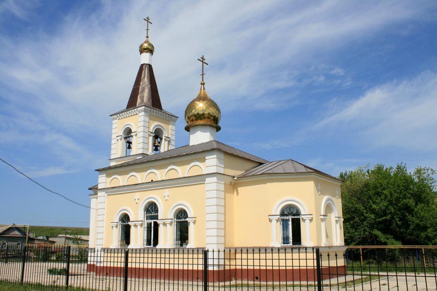 Церковь Богоявления Господня (новая), Терса (Вольский район, Саратовская область). общий вид в ландшафте