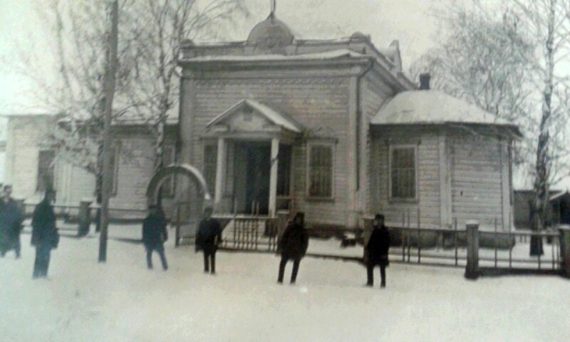 Церковь Димитрия Солунского, Потьма (Карсунский район, Ульяновская область). архивная фотография, Церковь в бытность клубом, фото 1930-х гг. Источник - сообщество 