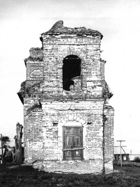 Церковь Михаила Архангела, Утёсовка (Сурский район, Ульяновская область). архивная фотография, Фотография начала 1970-х годов из Паспорта объекта культурного наследия