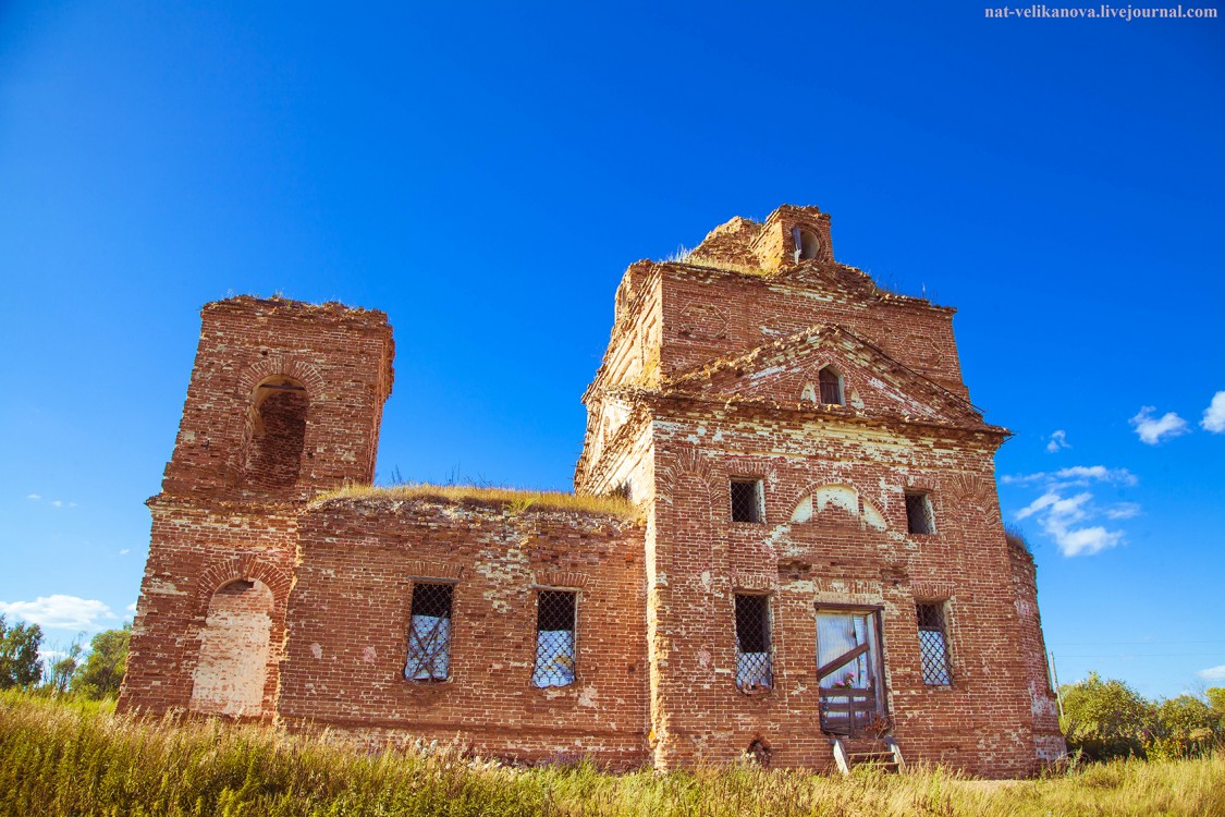 Церковь Михаила Архангела, Утёсовка (Сурский район, Ульяновская область). фасады