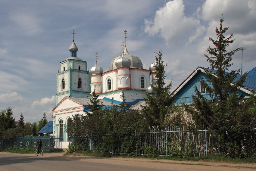 Кафедральный собор Троицы Живоначальной, Барыш (Барышский район, Ульяновская область). общий вид в ландшафте