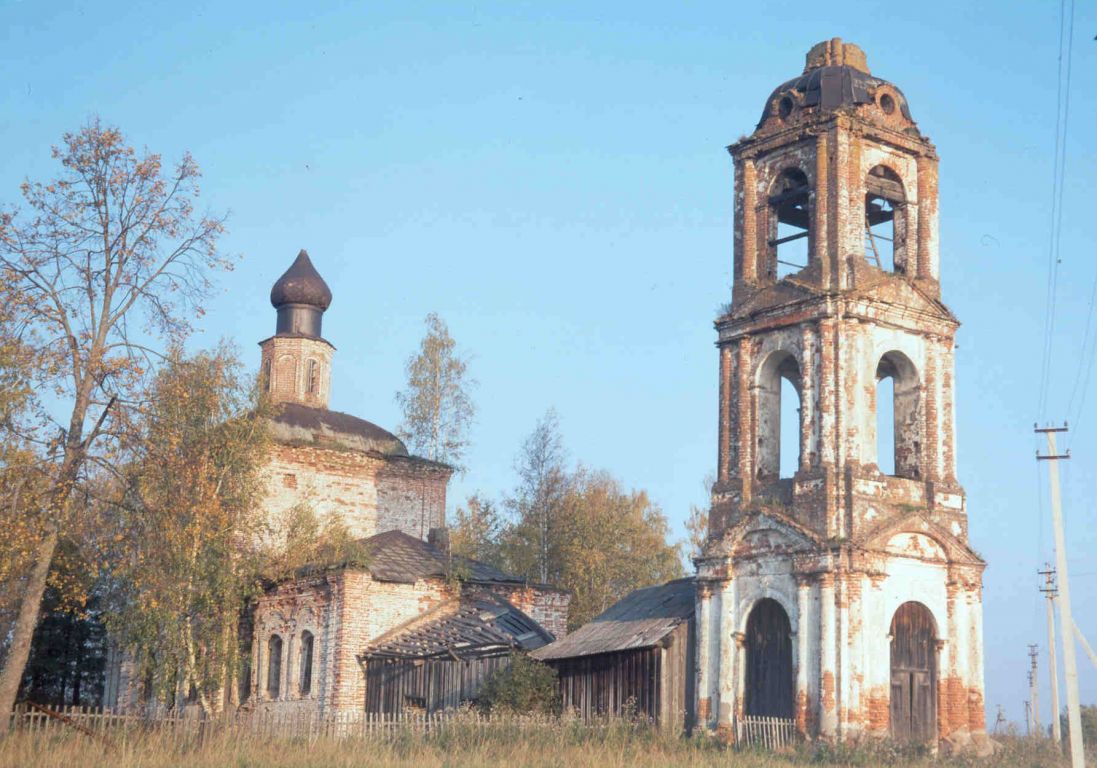 Церковь Казанской иконы Божией Матери, Никольское (Пошехонский район, Ярославская область). фасады, 2003
