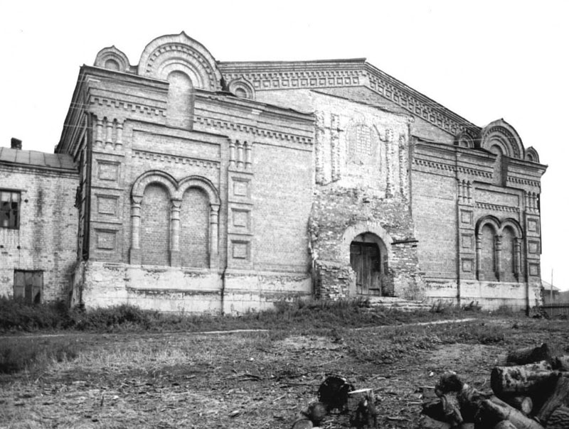 Церковь Покрова Пресвятой Богородицы, Астрадамовка (Сурский район, Ульяновская область). архивная фотография, Фотография 1970-80-х годов из Паспорта объекта культурного наследия. С северной стороны хорошо заметен не сохранившийся до нашего времени пристрой