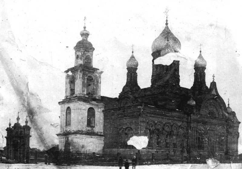 Церковь Покрова Пресвятой Богородицы, Астрадамовка (Сурский район, Ульяновская область). дополнительная информация, Фотография (вероятно, довоенная) из Паспорта объекта культурного наследия. Хорошо видна ныне утраченная колокольня  и не сохранившиеся завершения основного объема