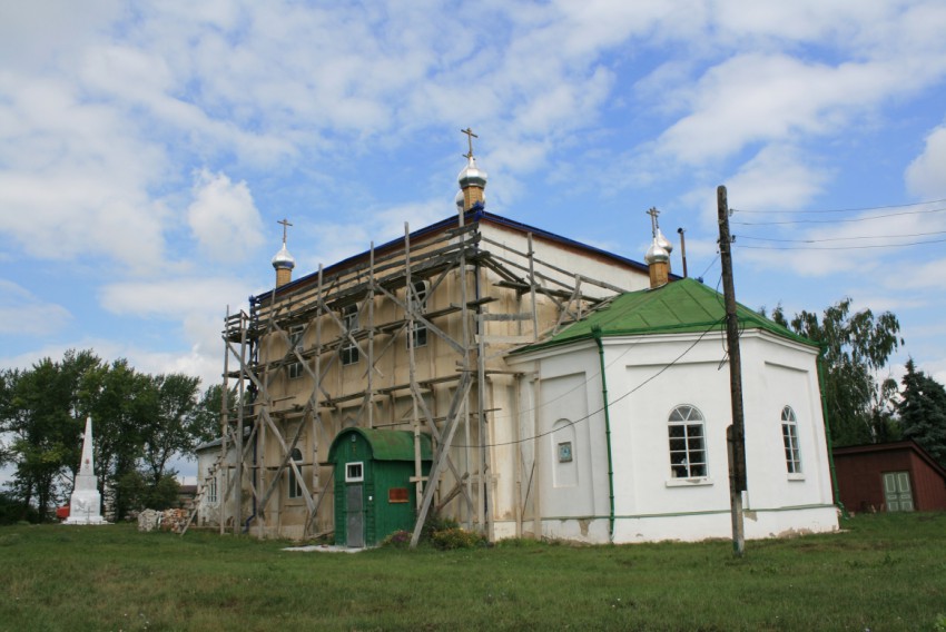 Церковь Троицы Живоначальной, Ждамирово (Сурский район, Ульяновская область). общий вид в ландшафте