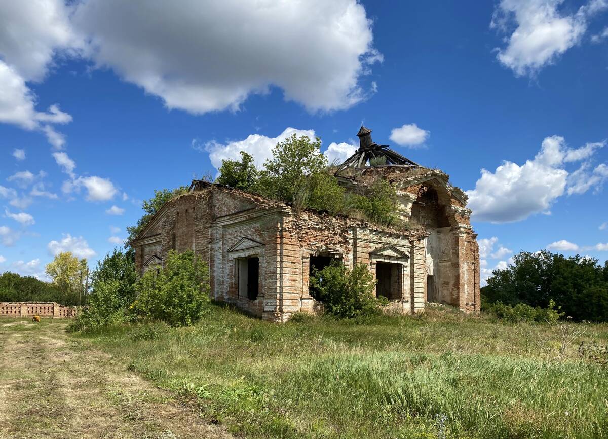 Церковь Покрова Пресвятой Богородицы, Кезьмино (Сурский район, Ульяновская область). фасады, Вид с юго-запада