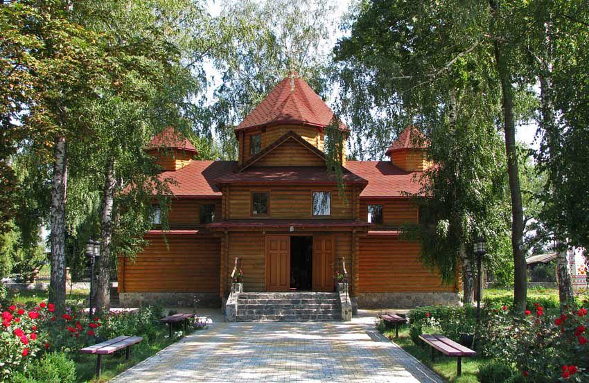 Церковь Михаила Архангела, Гадяч (Миргородский район, Украина, Полтавская область). общий вид в ландшафте