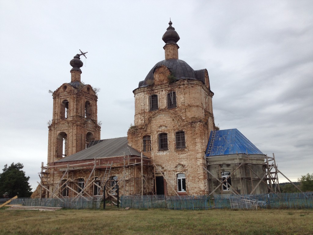 Головино. Церковь Покрова Пресвятой Богородицы. фасады