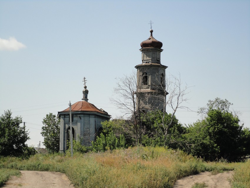 Церковь Троицы Живоначальной (старая), Кашинка (Цильнинский район, Ульяновская область). общий вид в ландшафте