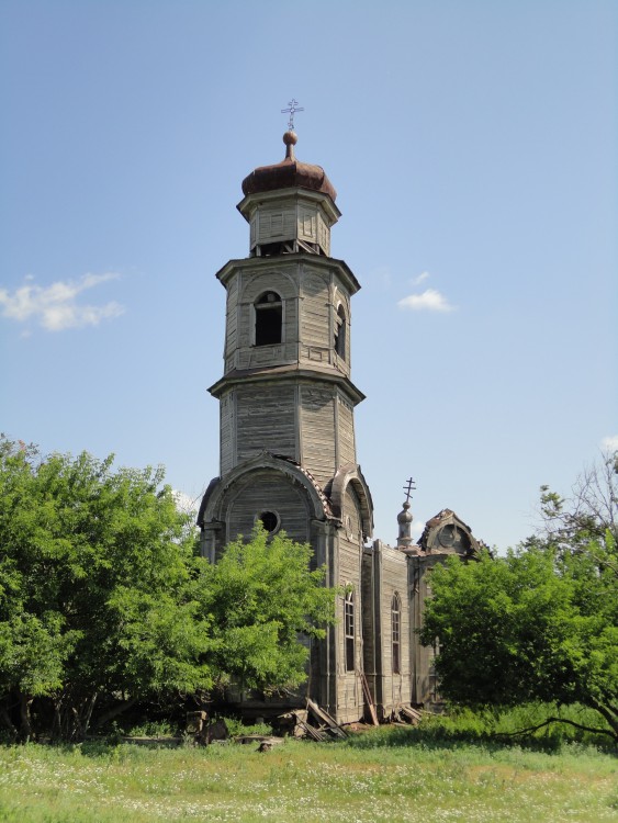 Кашинка. Церковь Троицы Живоначальной (старая). фасады