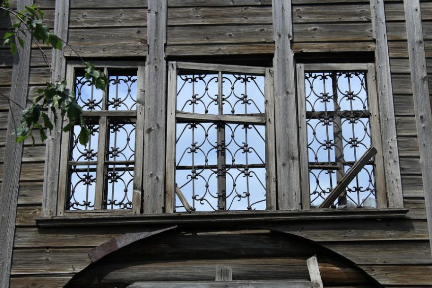 Кашинка. Церковь Троицы Живоначальной (старая). архитектурные детали, Окна основного объема, вид с юга
