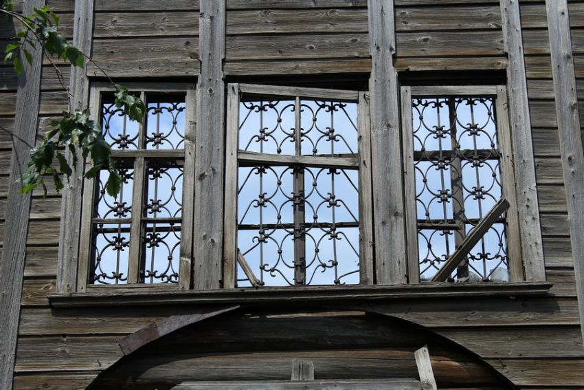 Церковь Троицы Живоначальной (старая), Кашинка (Цильнинский район, Ульяновская область). архитектурные детали, Окна основного объема, вид с юга