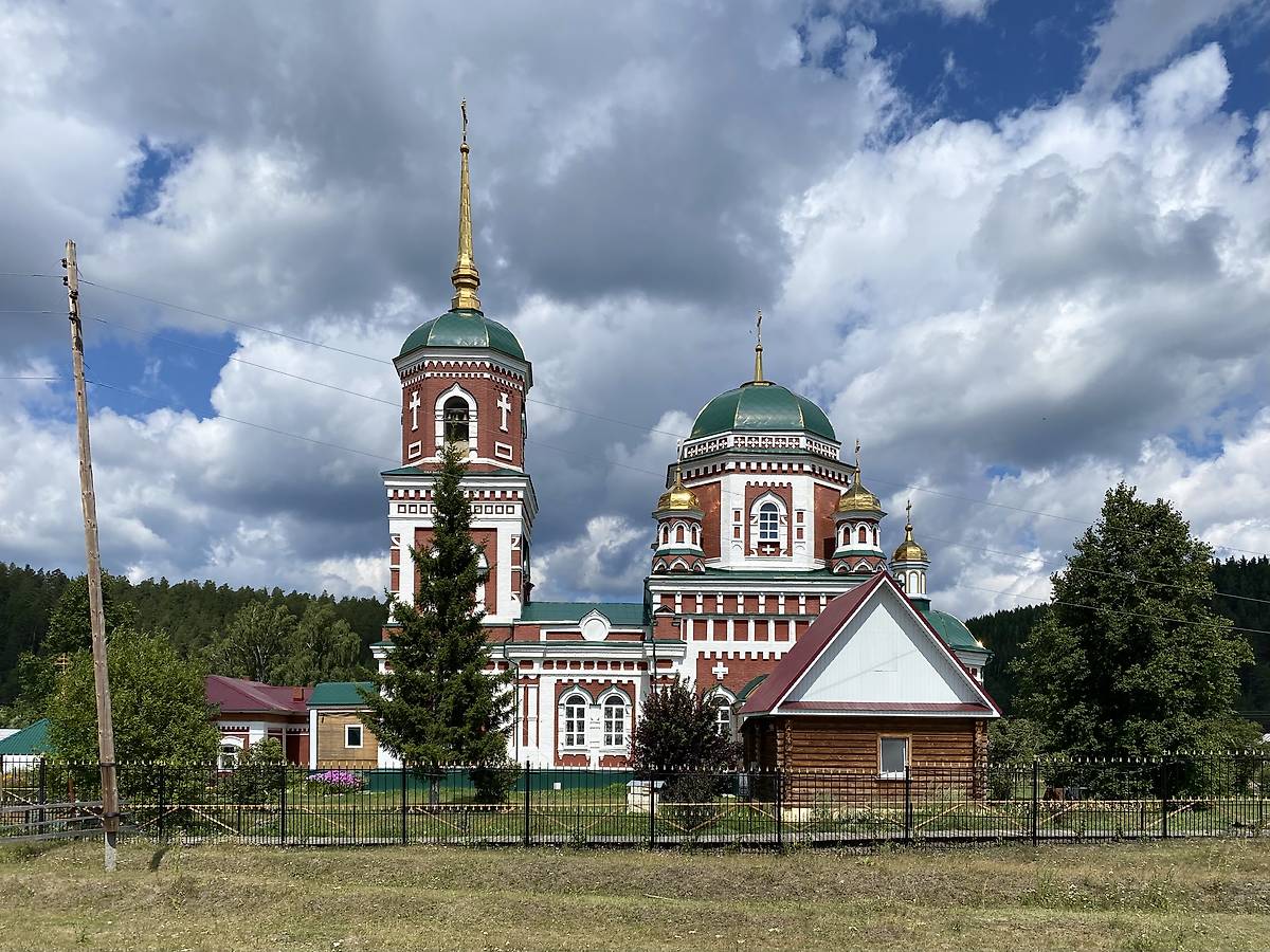 Вид с юга, фасады. Церковь Николая Чудотворца (летняя), Новая Ханинеевка (Барышский район, Ульяновская область)